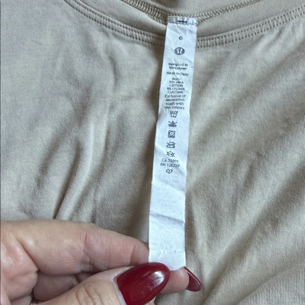 Lululemon Athletica All Yours Organic Burnout
Crop T-Shirt Size 6 - Picture 5 of 7